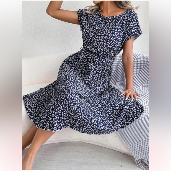 Blue Floral Pleated Dress, Women’s XL - Picture 5 of 8